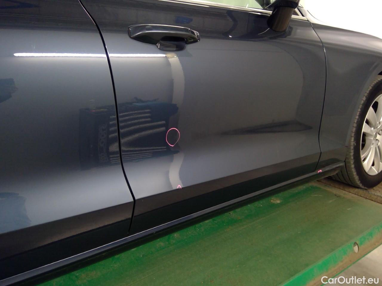  Volvo  V60  B4 D FWD Mom.Adv.SE Pa.Aut #44