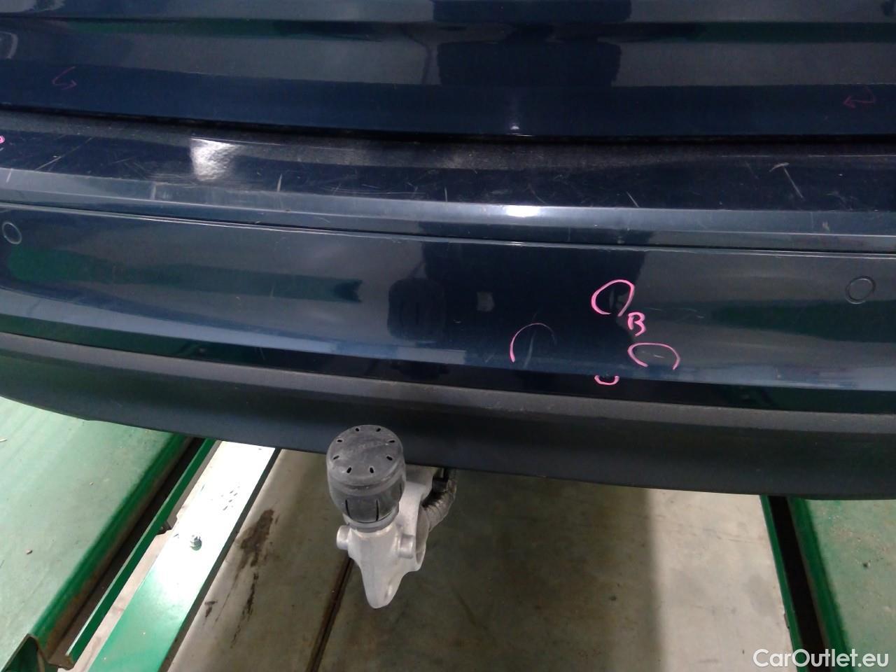  Volvo  V60  B4 D FWD Mom.Adv.SE Pa.Aut #27