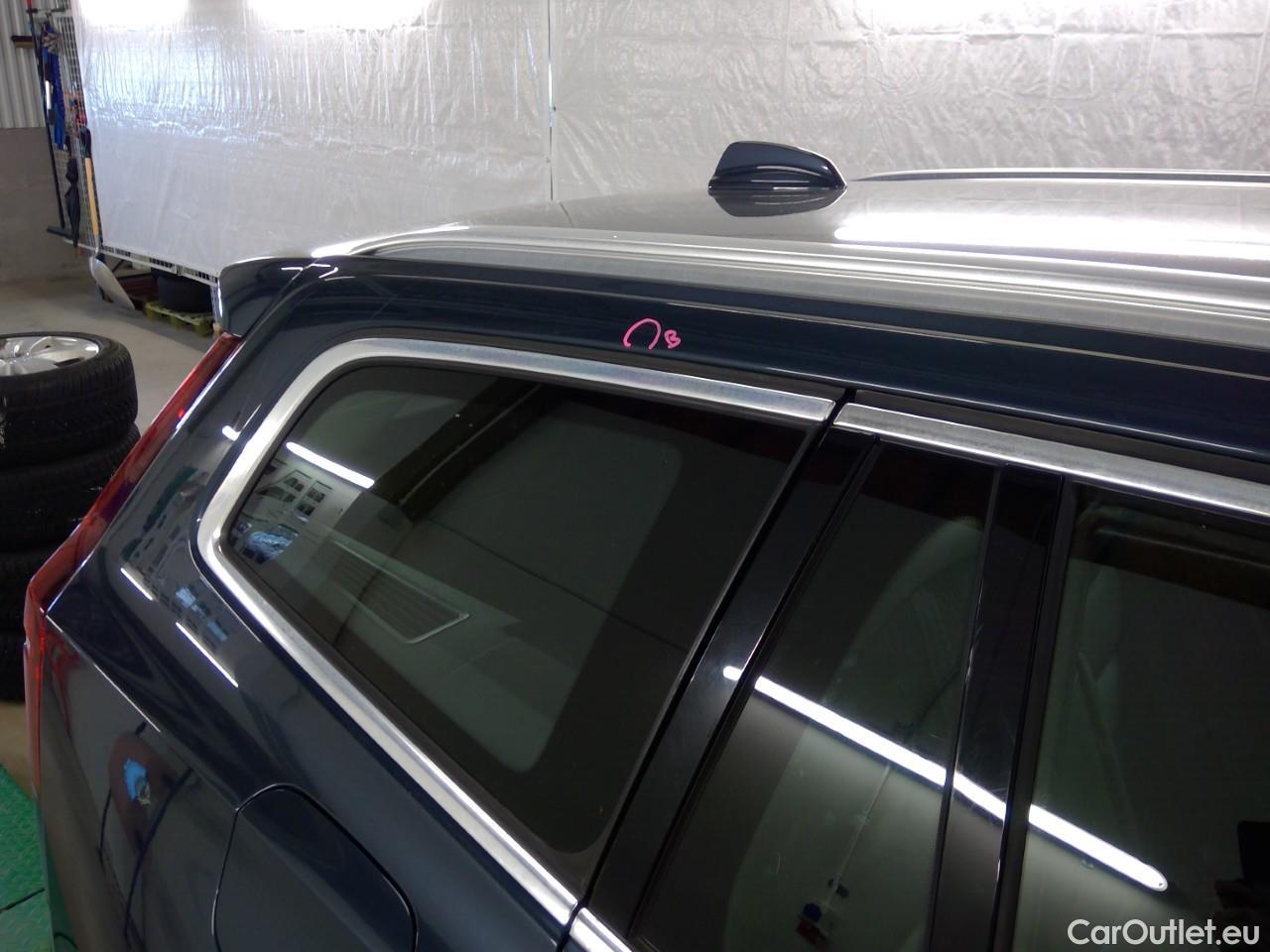  Volvo  V60  B4 D FWD Mom.Adv.SE Pa.Aut #53