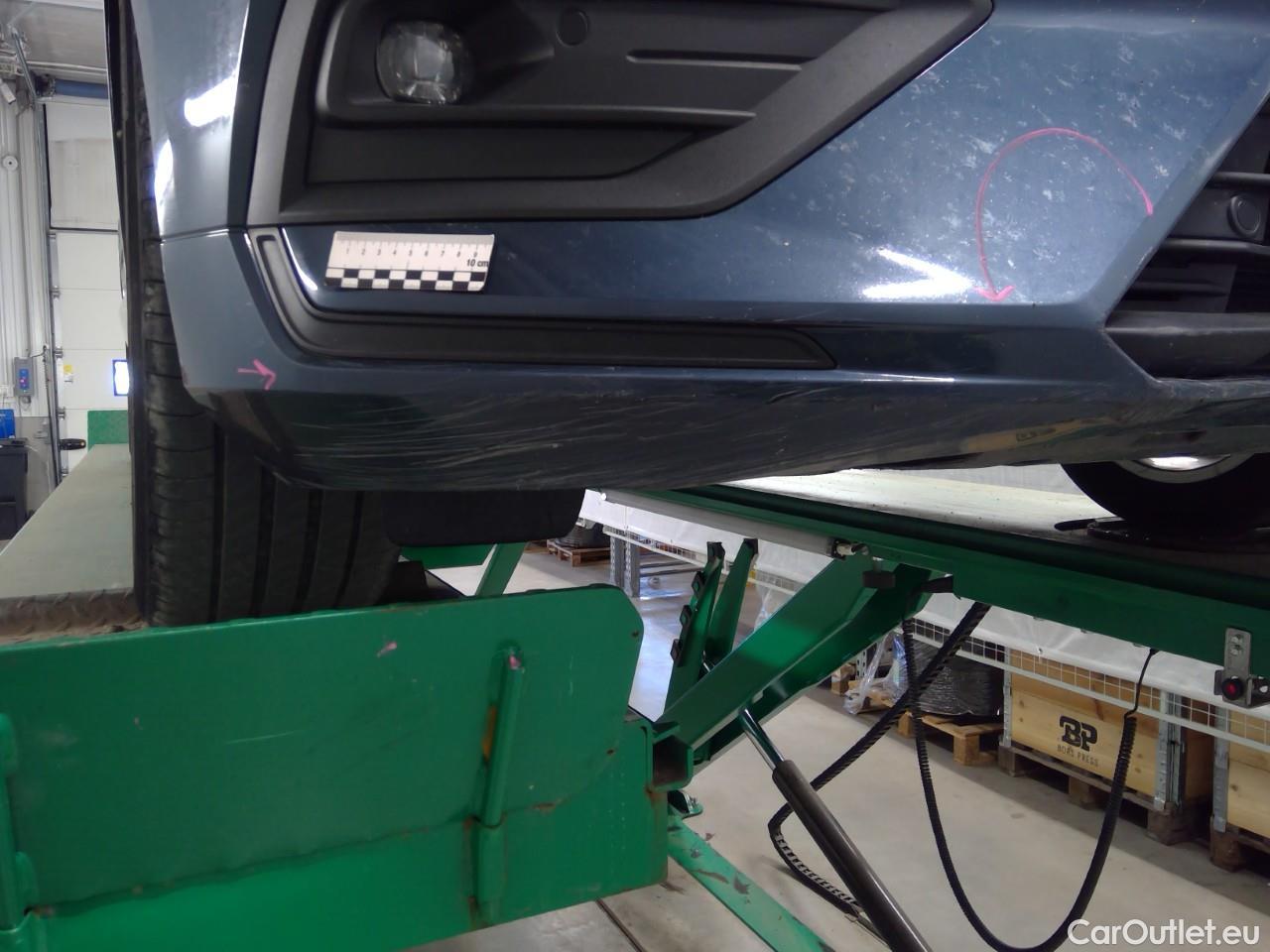  Volvo  V60  B4 D FWD Mom.Adv.SE Pa.Aut #6