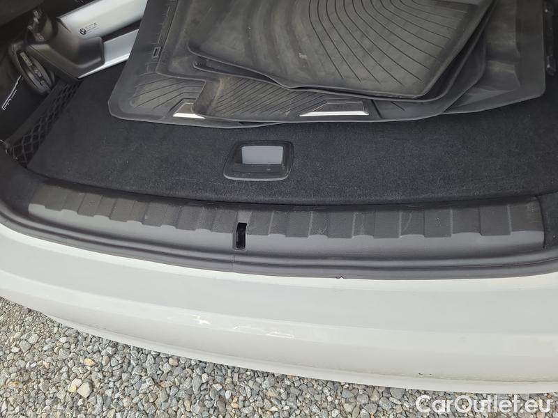  Bmw  Serie 3  Lim. (F30)  (2015) 330e AT #13