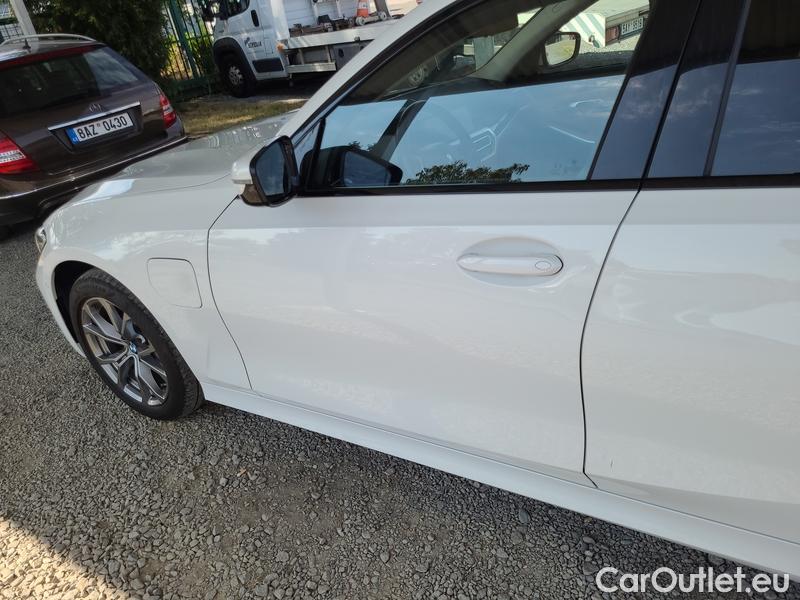 Bmw  Serie 3  Lim. (F30)  (2015) 330e AT #6