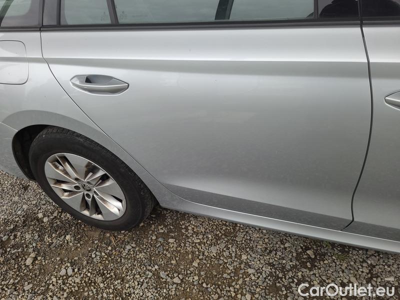  Skoda  Octavia  Combi (NX3)(2020) Oct.Combi 2.0TDI 110 Am 4x4 AT #23