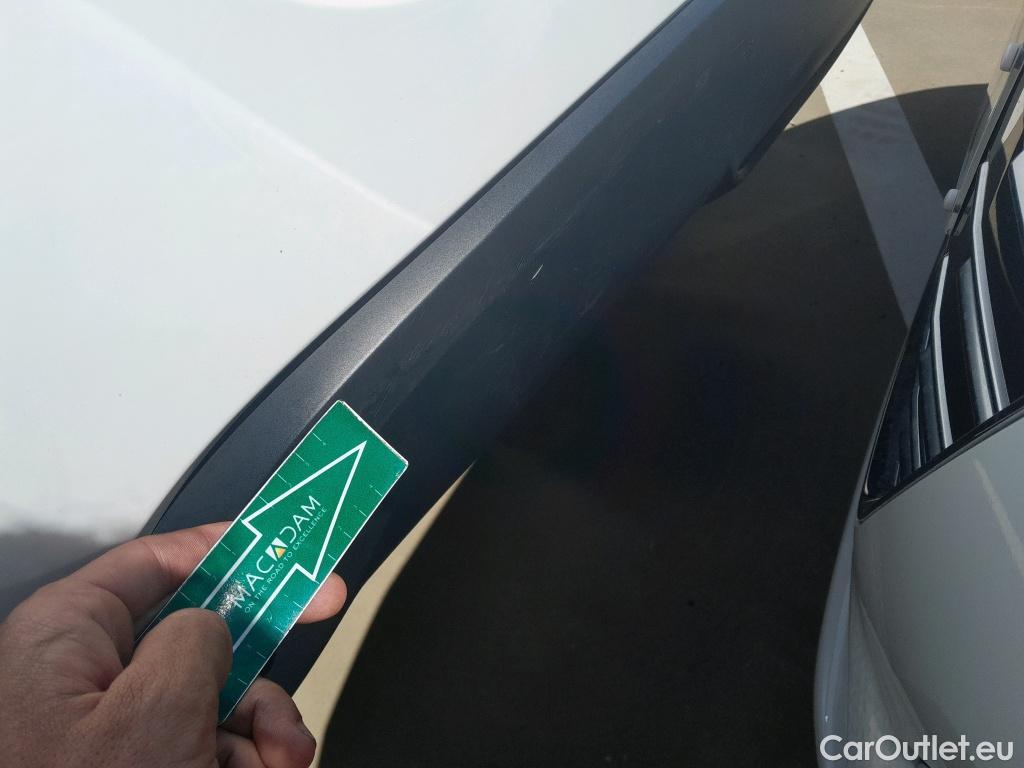  Toyota  Yaris TOYOTA  / 2020 / 5P / berlina con portón 1.5 120H Business Plus  #28
