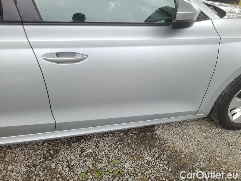  Skoda  Octavia  Combi (NX3)(2020) Oct.Combi 2.0TDI 110 Am 4x4 AT #24