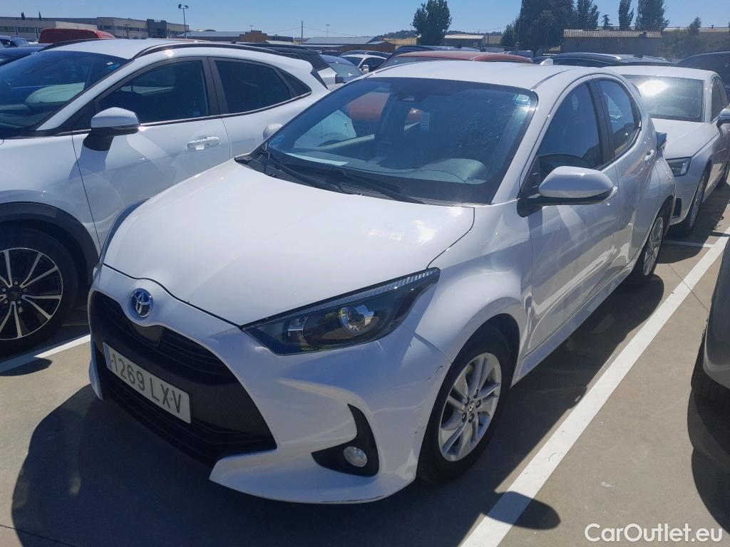  Toyota  Yaris TOYOTA  / 2020 / 5P / berlina con portón 1.5 120H Business Plus  #31