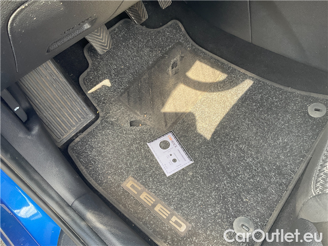  KIA  Cee'd Ceed SW 1.5 T-GDI 118 Top #21