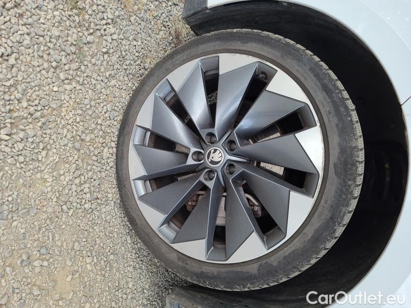  Skoda  ENYAQ  (5AZ) (2020)  82kWh 80x Loft AT 5d #3