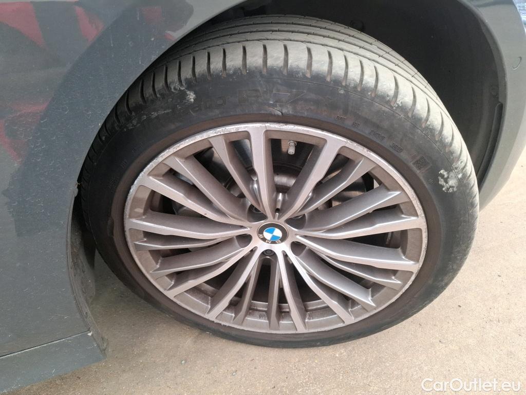  Bmw  Serie 3 BMW Série 3 Berline / 2018 / 4P / Berline 330e 292ch Luxury BVA8 Hybride #16