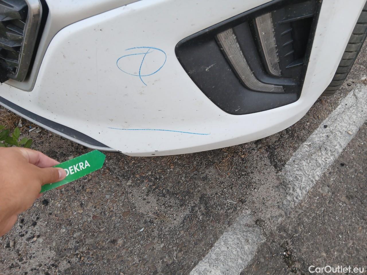  Hyundai   Ioniq HYUNDAI / 2019 / 5P / berlina con portón 1.6 GDI HEV Klass LE DCT  #3