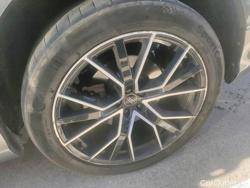  Audi  Q8 AUDI  / 2018 / 5P / todoterreno 55 TFSIe 280kW Black L quattro tiptronic #5