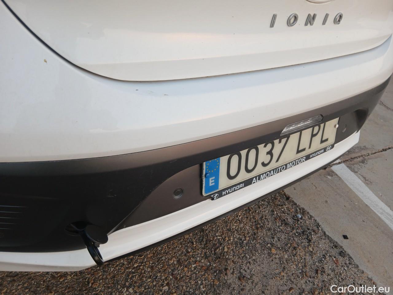  Hyundai   Ioniq HYUNDAI / 2019 / 5P / berlina con portón 1.6 GDI HEV Klass LE DCT  #16