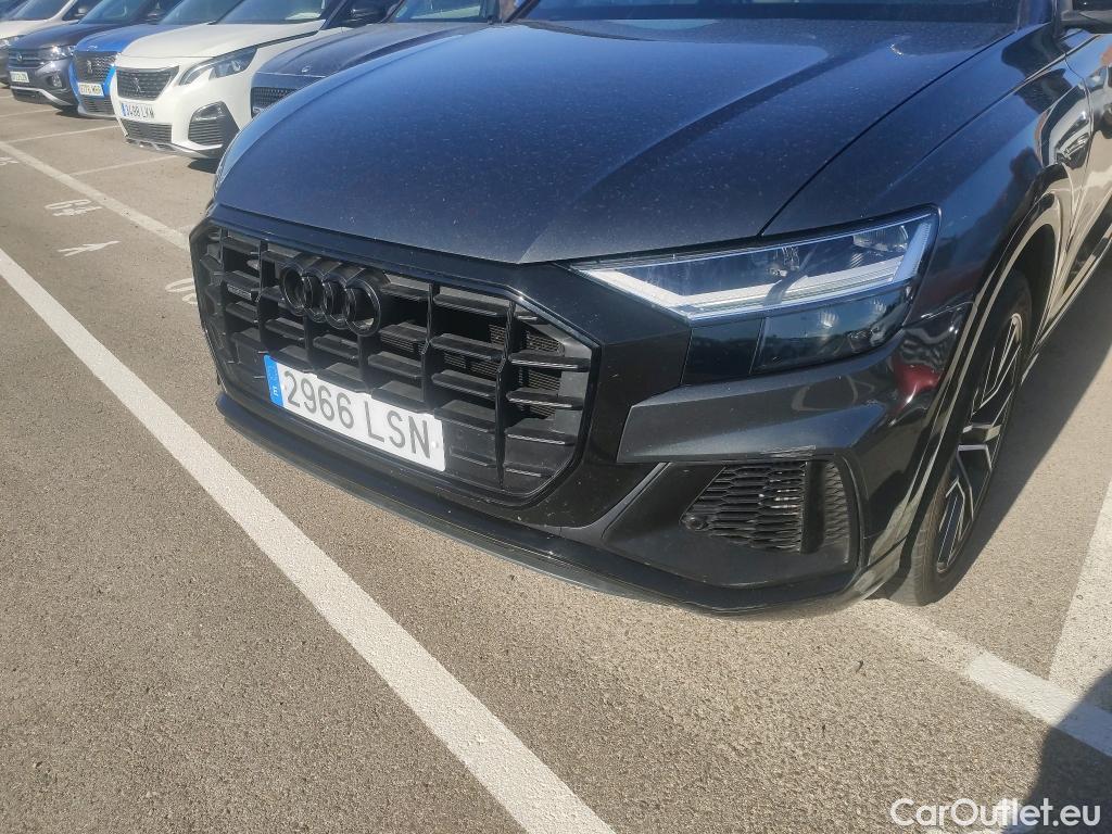  Audi  Q8 AUDI  / 2018 / 5P / todoterreno 55 TFSIe 280kW Black L quattro tiptronic #29