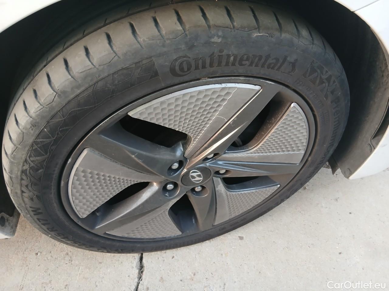  Hyundai   Ioniq HYUNDAI / 2019 / 5P / berlina con portón 1.6 GDI HEV Klass LE DCT  #21