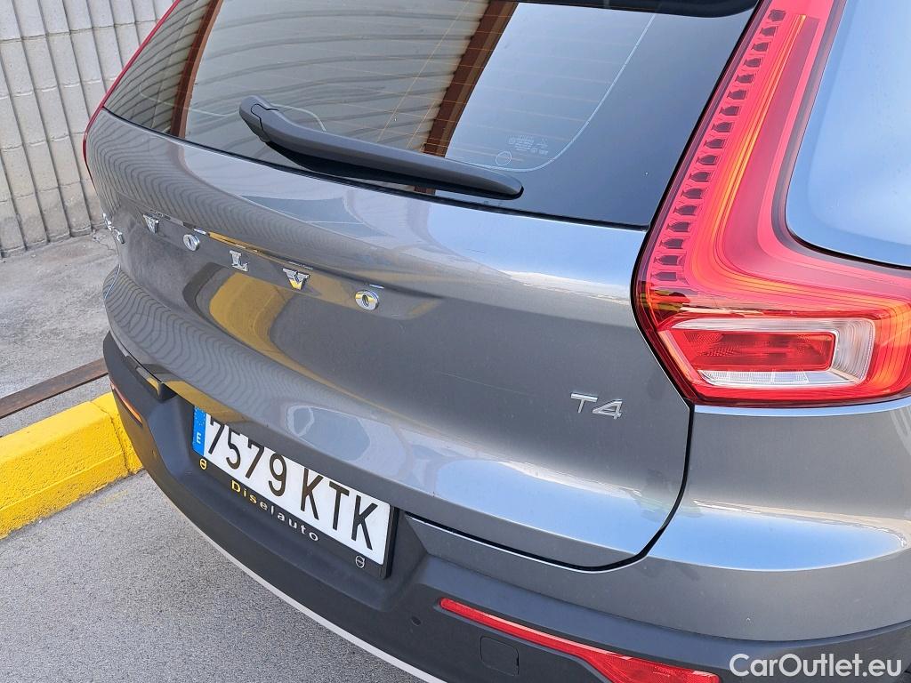  Volvo  XC 40 XC40 Momentum 2WD 2.0 T4 190CV AT8 E6dT #1