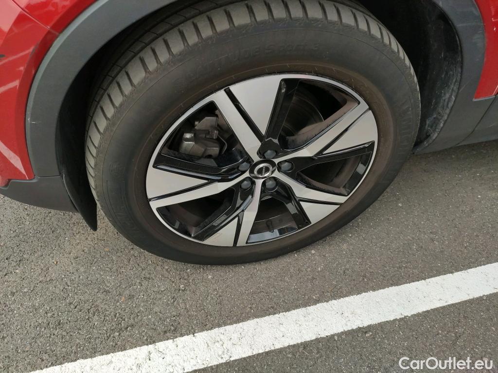  Volvo  XC 40 XC40 R Design Recharge Plug-In Hybrid 2WD 1.5 T5 260CV AT7 E6d #1