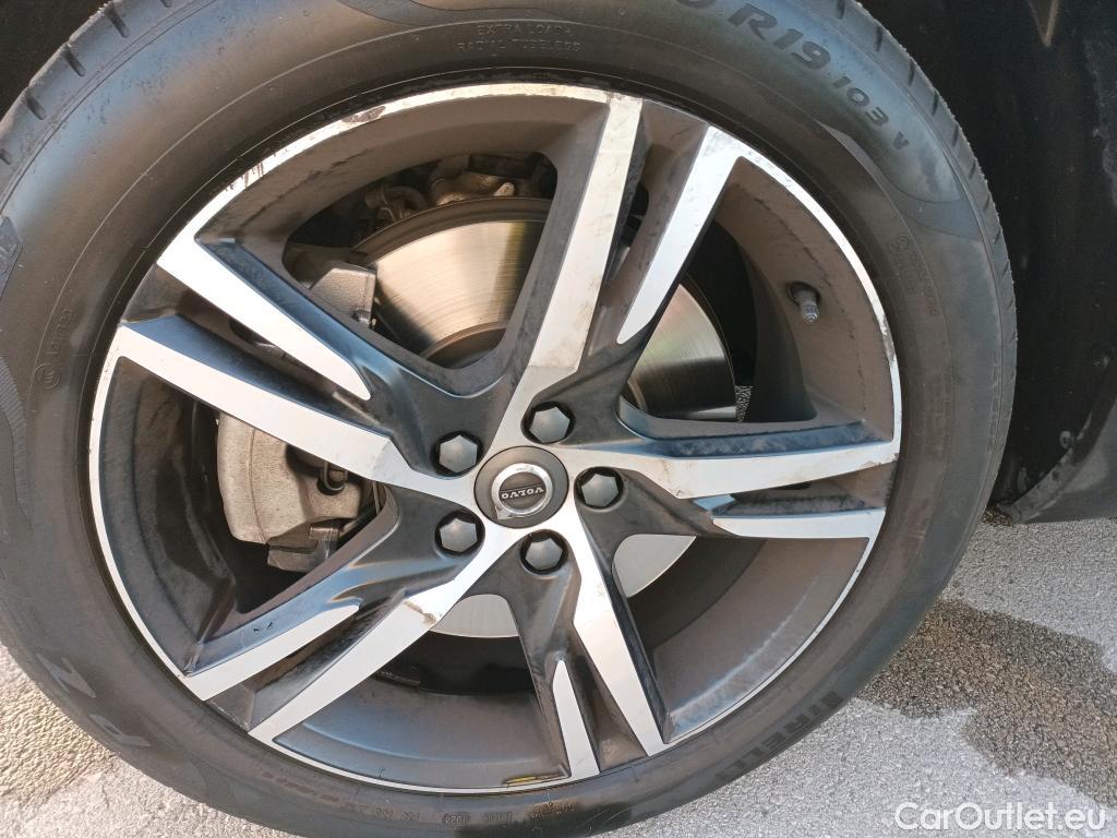  Volvo  XC 40 XC40 R Design Plug-In Hybrid 2WD 1.5 T5 260CV AT7 E6dT #1
