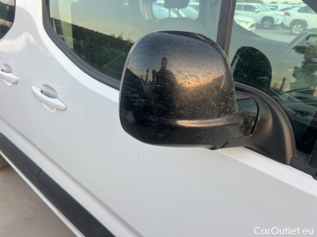  Land Rover  Discovery FIAT Doblò / 2022 / 5P / combi Combi (N1) BlueHDi 1.5 L 100CV (AC)  #26