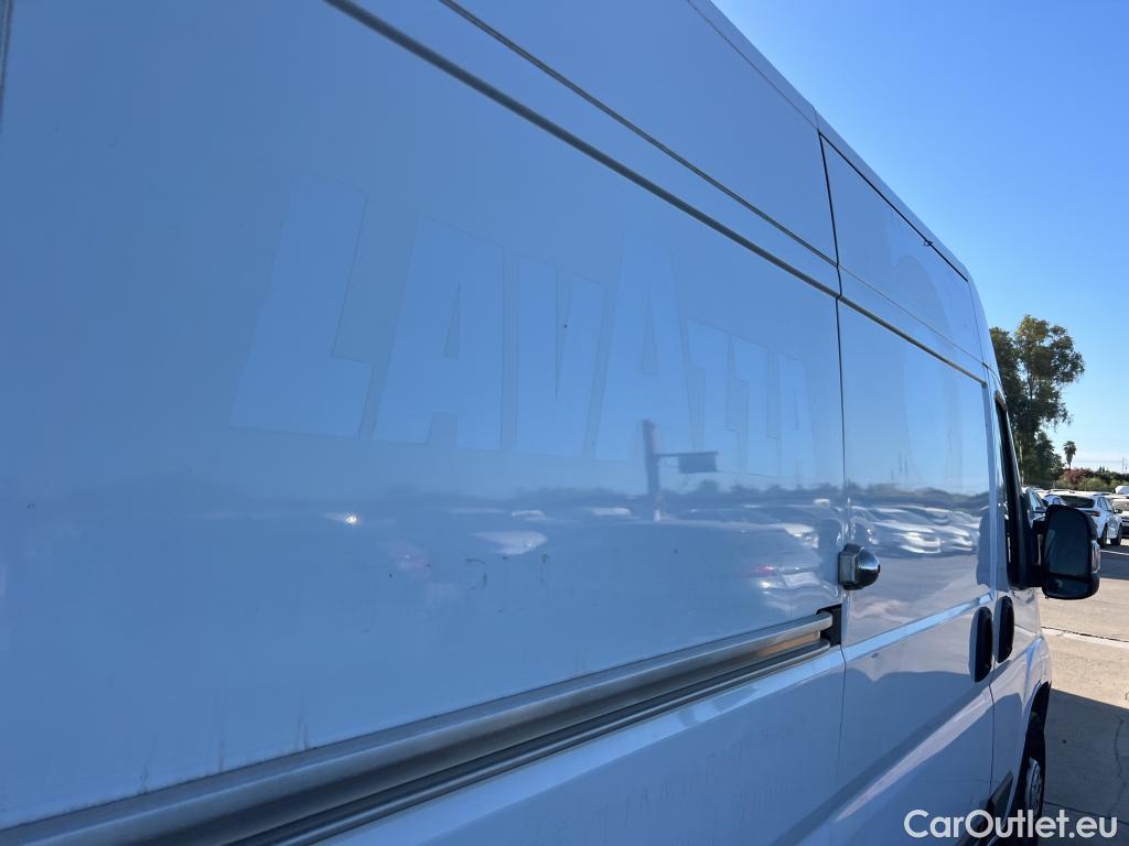  Fiat  Ducato FIAT  / 2014 / 4P / furgón 33 Medio Techo Alto 2.0 Mjet 85kW (115CV #28