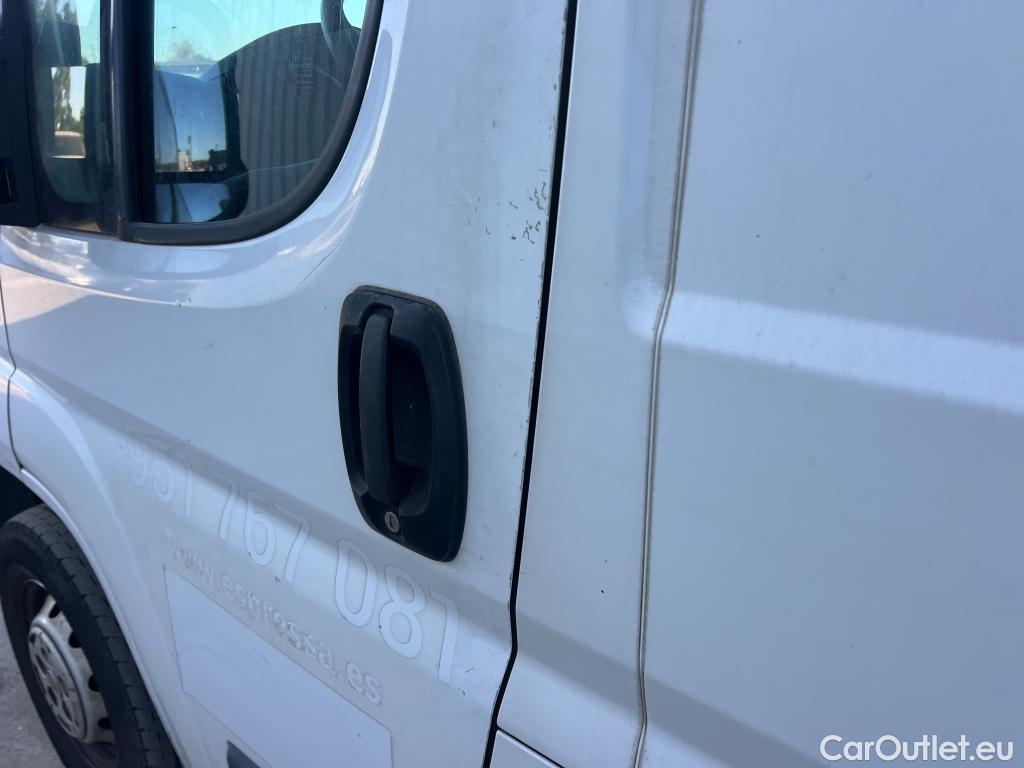  Fiat  Ducato FIAT  / 2014 / 4P / furgón 33 Medio Techo Alto 2.0 Mjet 85kW (115CV #37