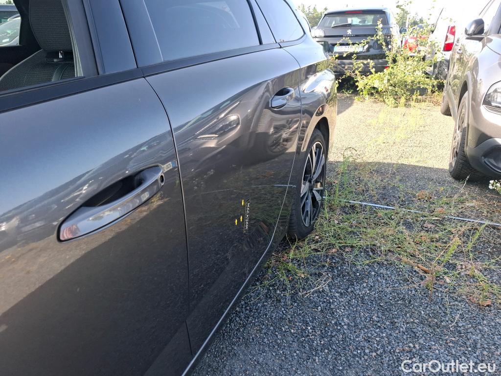  Peugeot  308 PEUGEOT  SW / 2021 / 5P / Break BlueHDi 130 EAT8 ALLURE #19