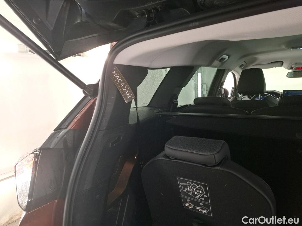  Peugeot  5008  Allure 1.5 HDi 130CV BVA8 7 Sieges E6d #1