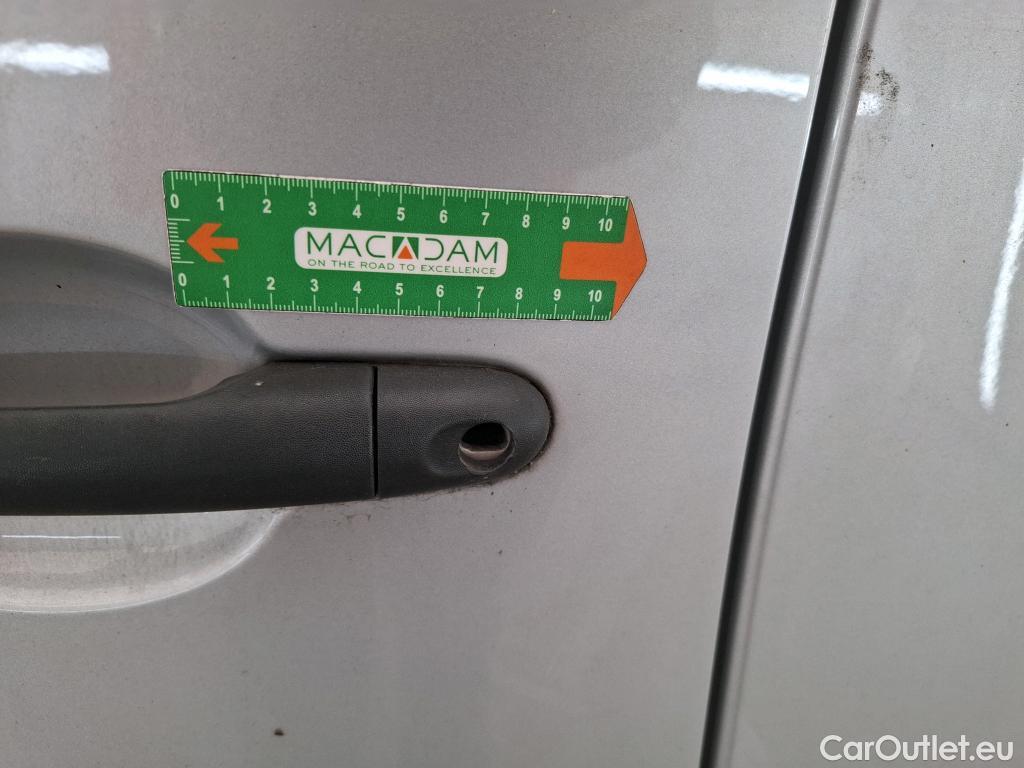  Renault  Kangoo RENAULT  Express / 2013 / 4P / Fourgonnette Extra R-Link dCi 90 #16