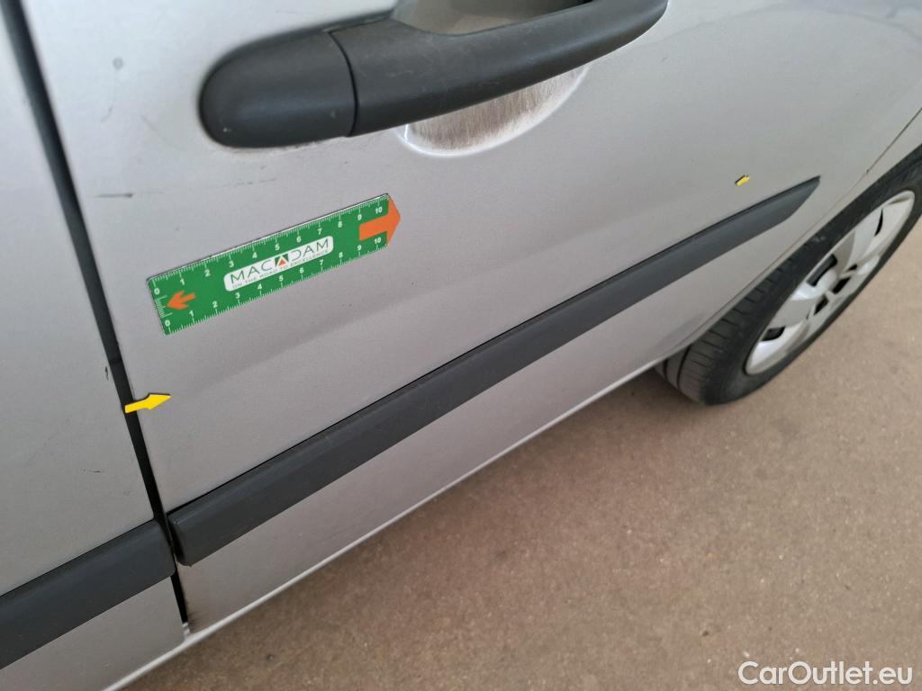  Renault  Kangoo RENAULT  Express / 2013 / 4P / Fourgonnette Extra R-Link dCi 90 #4