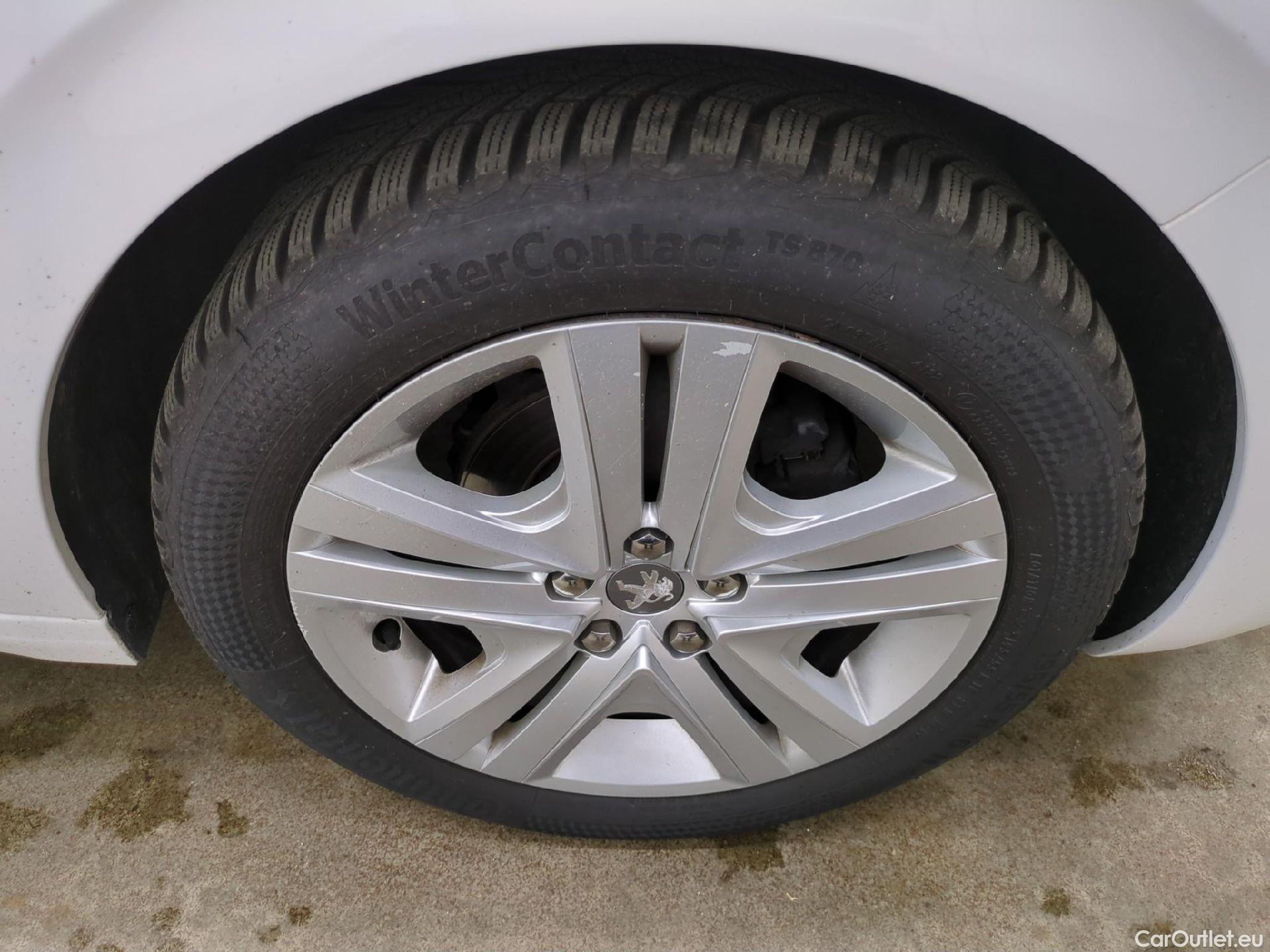  Peugeot  208  Allure Business 1.2 PureTech 110CV BVM5 E6 #4