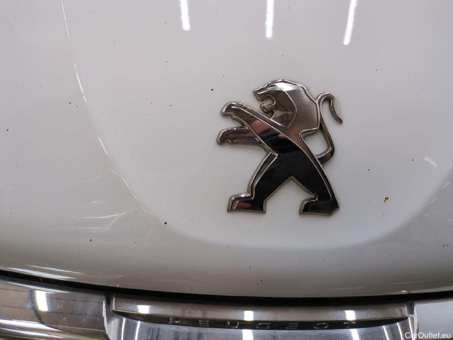  Peugeot  208  Allure Business 1.2 PureTech 110CV BVM5 E6 #12