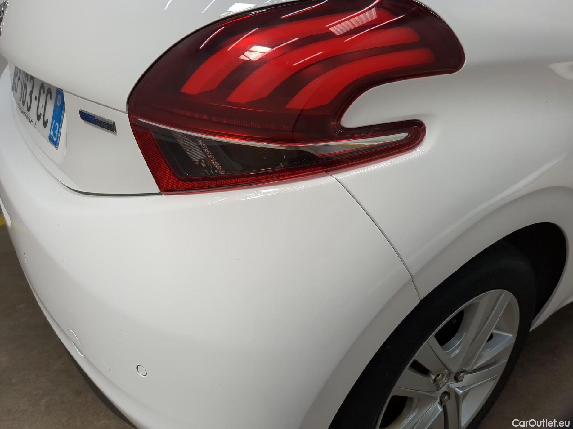 Peugeot  208  Allure Business 1.2 PureTech 110CV BVM5 E6 #13
