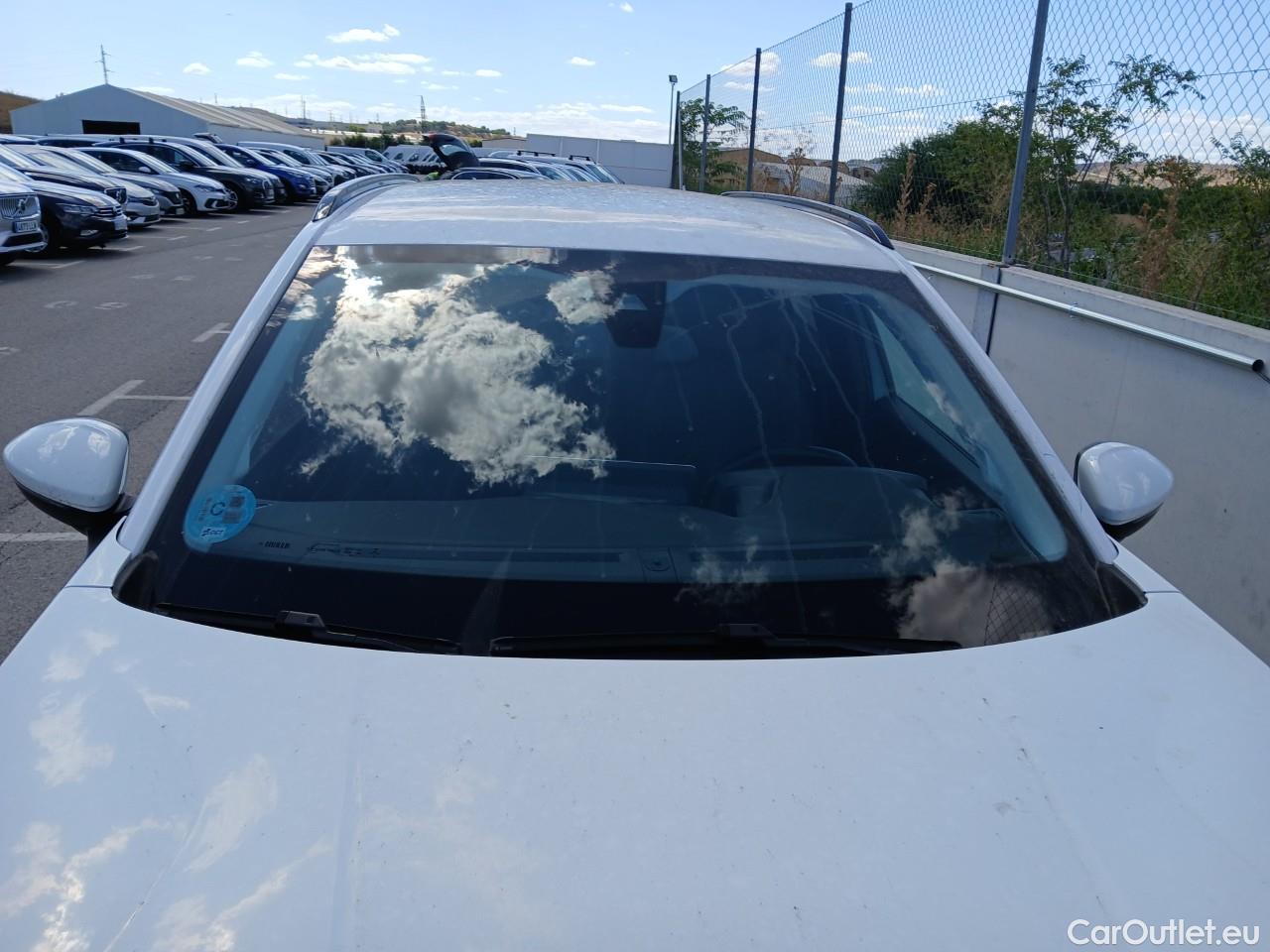  Peugeot  2008  Allure Pack 1.2 PureTech 130CV AT8 E6d #13
