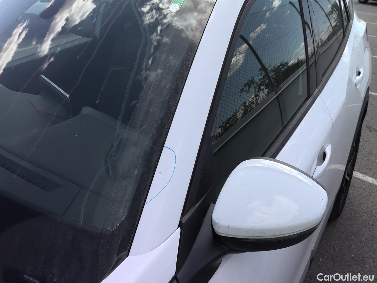  Peugeot  2008  Allure Pack 1.2 PureTech 130CV AT8 E6d #14