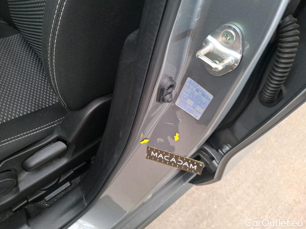  Land Rover  Discovery SUZUKI Vitara / 2015 / 5P / SUV 1.4 Boosterjet Hybrid Privilège Auto #9