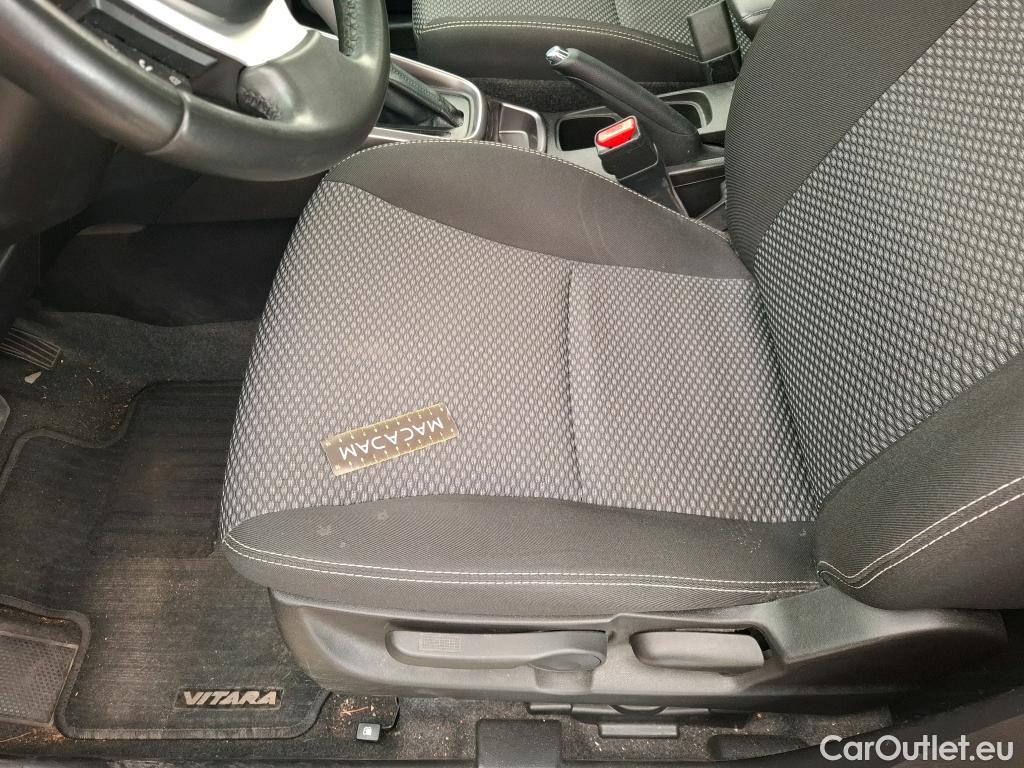  Land Rover  Discovery SUZUKI Vitara / 2015 / 5P / SUV 1.4 Boosterjet Hybrid Privilège Auto #46