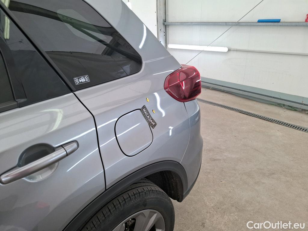  Land Rover  Discovery SUZUKI Vitara / 2015 / 5P / SUV 1.4 Boosterjet Hybrid Privilège Auto #31