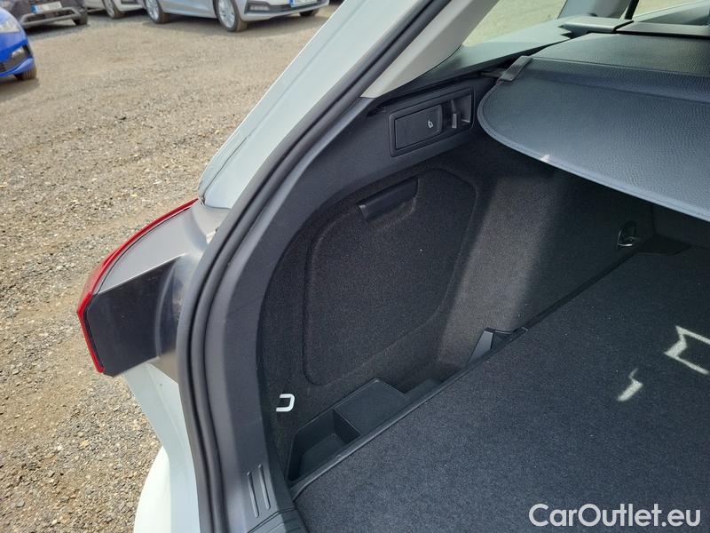  Volkswagen  Golf   Var.2.0TDI 110 Style 5d #14