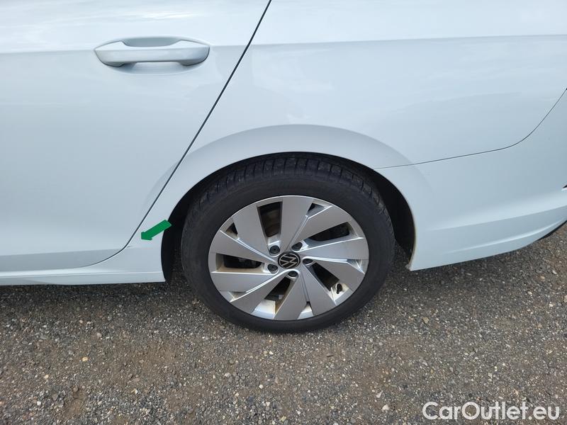  Volkswagen  Golf   Var.2.0TDI 110 Style 5d #5