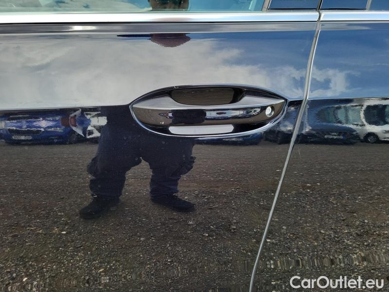  Volkswagen  Golf   Var.2.0TDI 110 Style AT #3