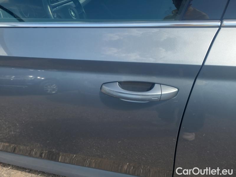  Skoda  Superb  Combi (3V5)(2015)  Com.2.0TDI 140 Style 4x4 AT #20