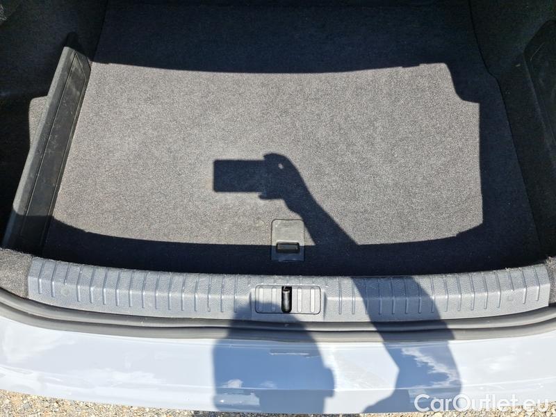  Volkswagen  Passat  Lim (CB2) (2019)  2.0TDI 110 Elegance AT #9