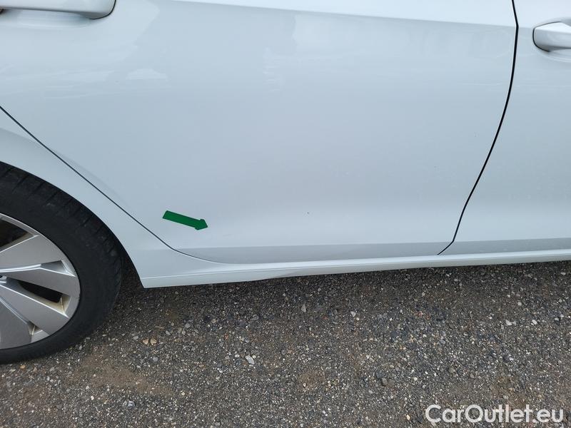  Volkswagen  Golf   Var.2.0TDI 110 Style 5d #8