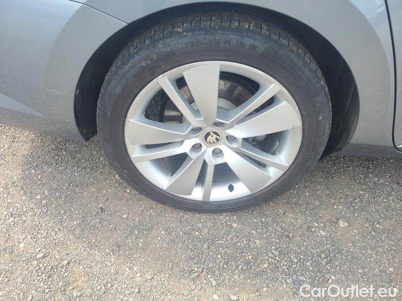  Skoda  Superb  Combi (3V5)(2015)  Com.2.0TDI 140 Style 4x4 AT #5