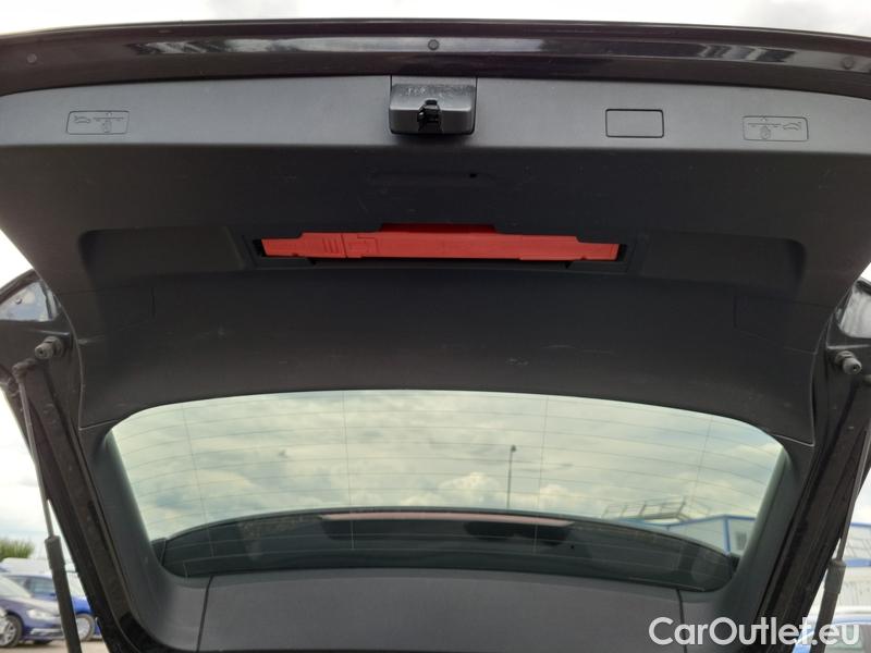  Volkswagen  Golf   Var.2.0TDI 110 Style AT #13