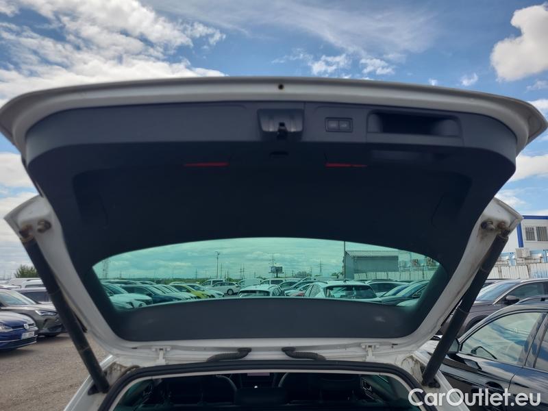 Volkswagen  Passat  Variant (CB5) (2019) Pas.Var.2.0TDI 147 Eleg. 4M AT #25