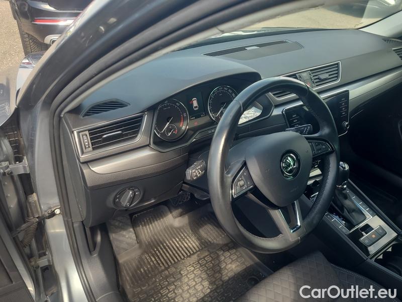  Skoda  Superb  Combi (3V5)(2015)  Com.2.0TDI 140 Style 4x4 AT #19