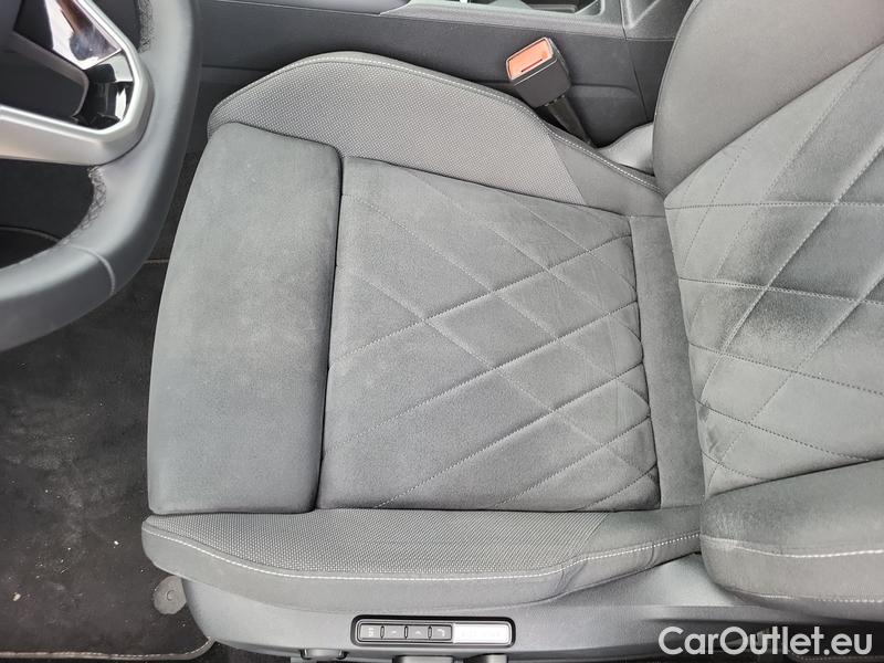  Volkswagen  Golf   Var.2.0TDI 110 Style AT #16