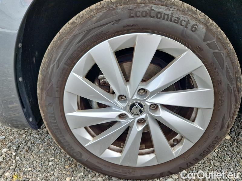  Skoda  Octavia  Lim. (NX3)(2020) Oct.1.5 e-TEC 110 Style AT #3