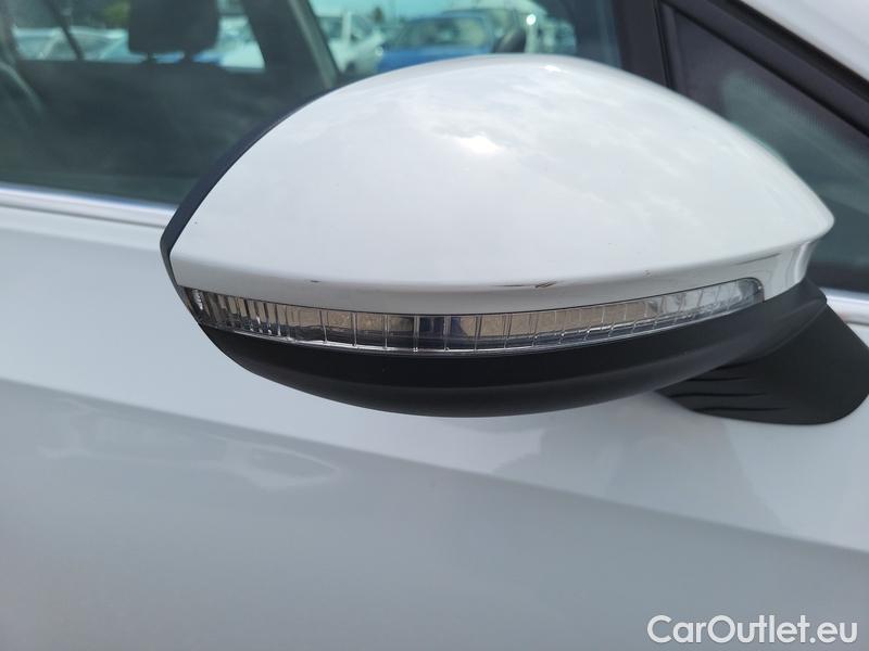  Volkswagen  Golf   Var.2.0TDI 110 Style 5d #10