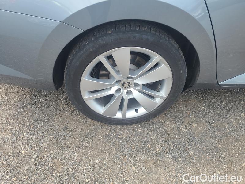  Skoda  Superb  Combi (3V5)(2015)  Com.2.0TDI 140 Style 4x4 AT #15
